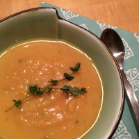A hearty vegetarian soup packed with protein and fibre. : Laurie Barker Jackman